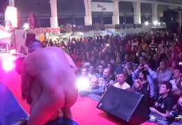 Festa de sexo com muita putaria transando em público