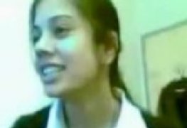 Novinha se exibindo na webcam peladinha