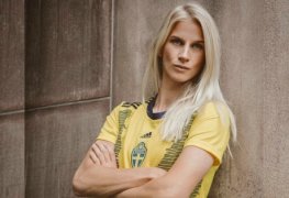 Sofia jakobsson jogadora de futebol sueca pelada em fotos vazadas the fappening